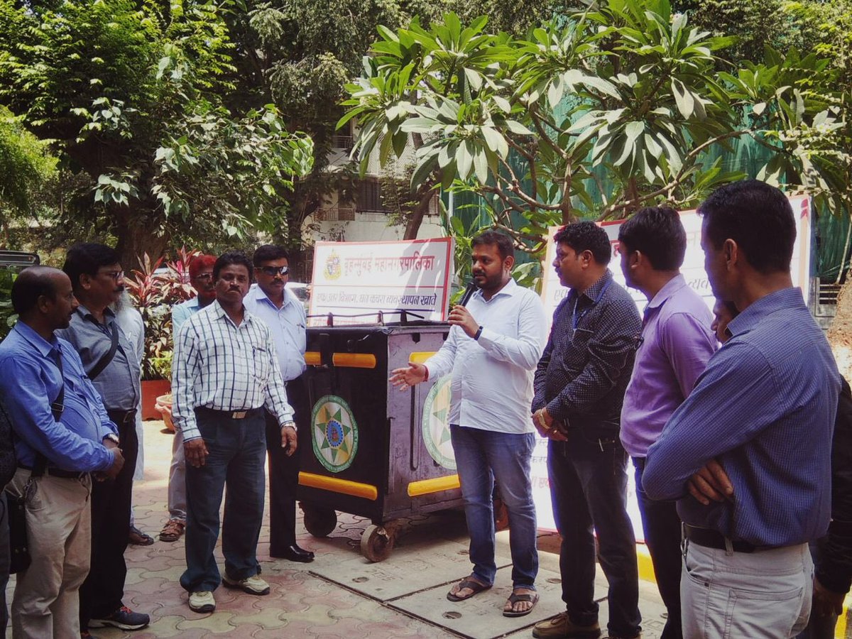 AmeyGhole's tweet photo. With the Inspiration of Shivsena Leader &amp; Yuvasena President @AUThackeray Of ‘No Plastic’ inaugrated the Plastic Collection Point in my Area with the help of @MCGM_BMC, still 5 points would be coming up !!! https://t.co/fmKNcQTle7