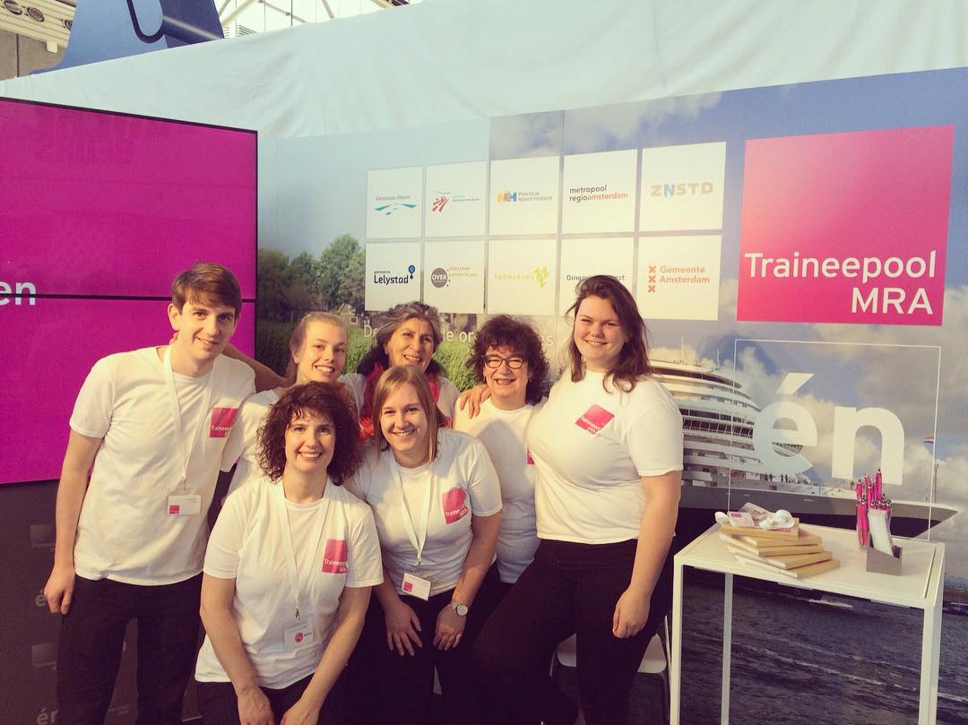 TraineepoolMRA's tweet photo. Dit team kan jou vandaag alles vertellen over ons traineeship! #NationaleCarrièrrebeurs @RAI_Amsterdam #TraineepoolMRA #stand105 https://t.co/xvgGEtY4ju