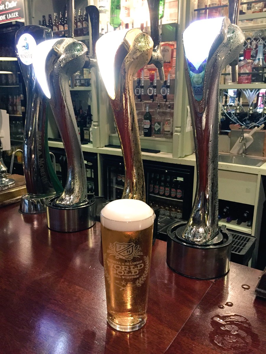 FineFrCaviar's tweet photo. Morning @LeghArmsSale @JosephHolt1849 quality derby day pint @theapeandapple #CrystalGold https://t.co/gx2TlLT93L