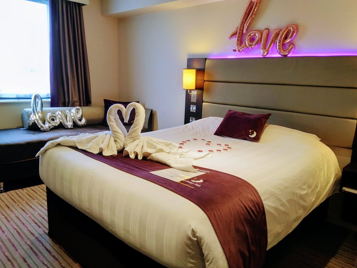 Because in #PITottenham we love our guests 💜
<a href="/brunner79/">Alexandra Brunner</a> <a href="/stopKeepmoving/">Joseph Artaud</a> <a href="/SDEBDD/">simon ewins</a> <a href="/LAhMostloved/">LAhMostloved</a>