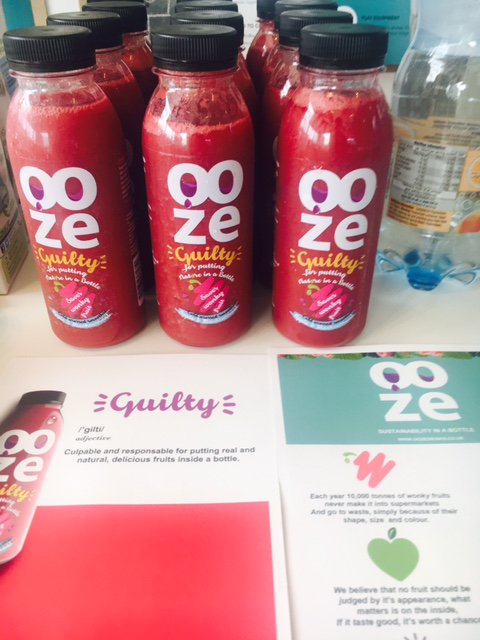 everyone_org's tweet photo. Wonderful to have @giuseppe_baidoo with samples of @OOZEDRINKS here for Food ‘Show & Tell’ Day #everyoneBD Home grown food startup from Barking and Dagenham https://t.co/JejAyk0Yrm