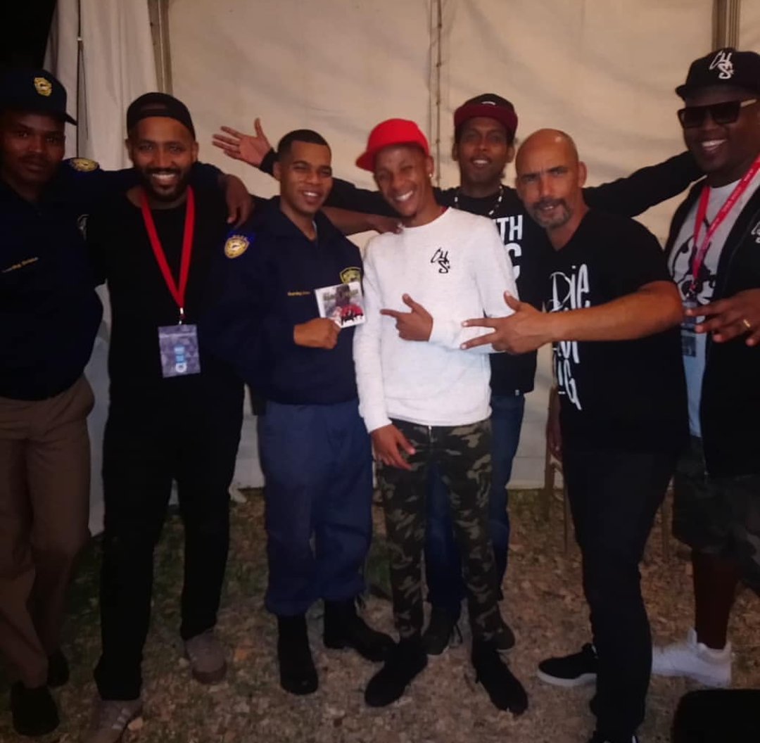 DieHooflig's tweet photo. Saam met #C4 #DieSter #DjJefx #Oxijin en meer backstage by @KKNKfees ....vanaand skyn die lig in #GeorgeStadsaal! Stiekyt https://t.co/gSc1wISLd3
