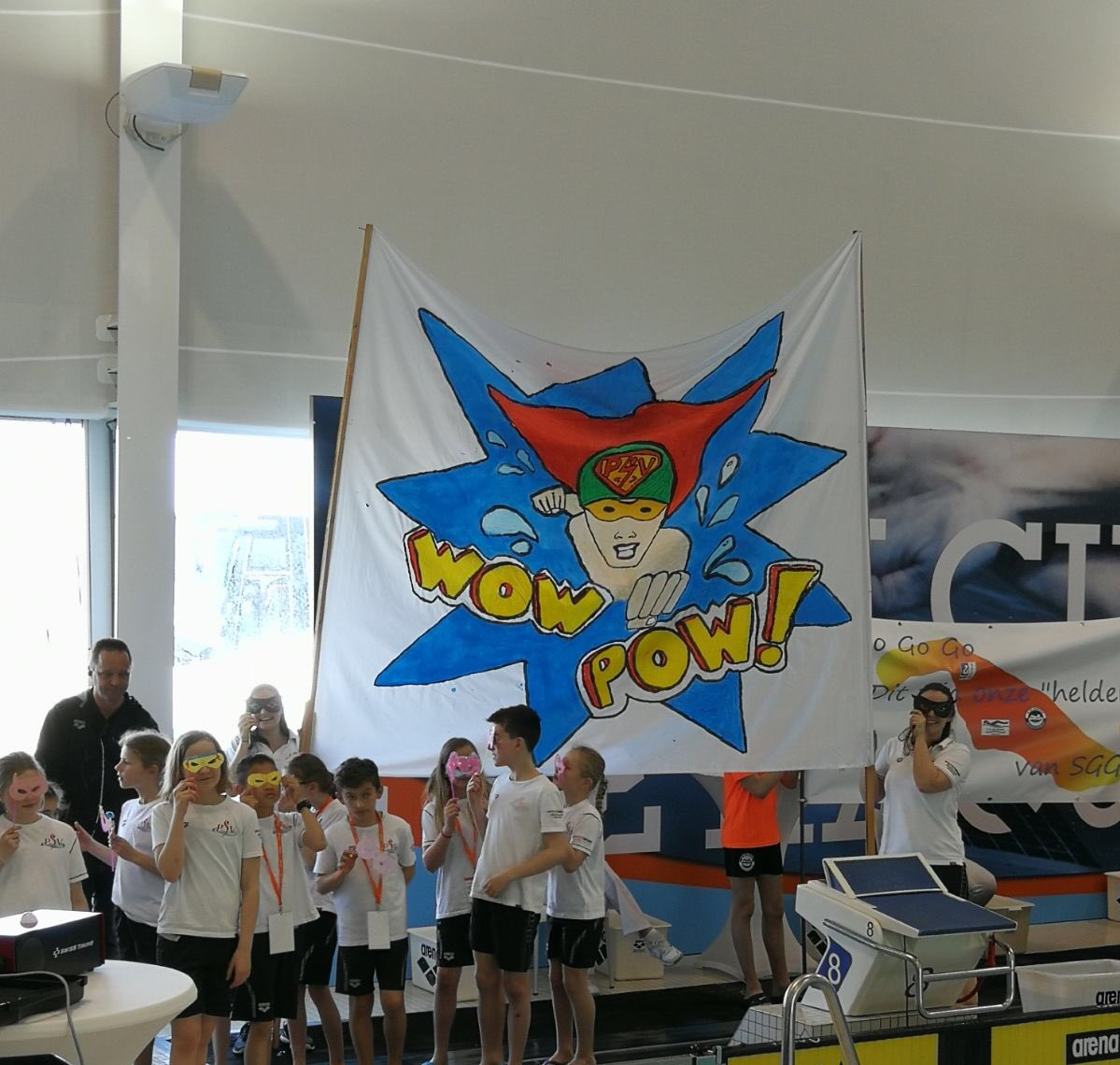 KNZBned's tweet photo. ๐ | Tijdens de Swim Cup Den Haag wordt ook de Arena Nationale Club Meet gezwommen. De wedstrijd ging zojuist van start met de spandoeken wedstrijd!
#SCDH18 https://t.co/aTETAJWnur