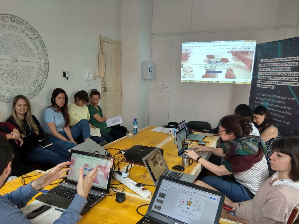 carpe_studio's tweet photo. Estamos en @GlocalCamp  hablando de @BarriosLAB y cómo desde la cultura colaborativa favorecer la reactivación económica, social y cultural de nuestros barrios involucrando a todos los actores. https://t.co/kj94EjY946