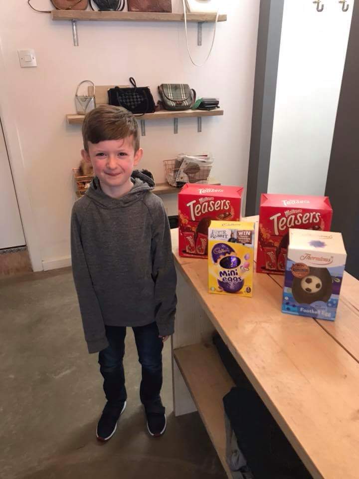 Bhamsg2016's tweet photo. So over Easter we had so much support with the donation of Easter eggs. Thank you so much!! We had a young boy who said "I want to give my chocolate to people who havnt  been given any" so that is exactly what he did. Thank you!! #easter #helpingothers #birminghamsupportgroup https://t.co/Nwb1vcOvoU