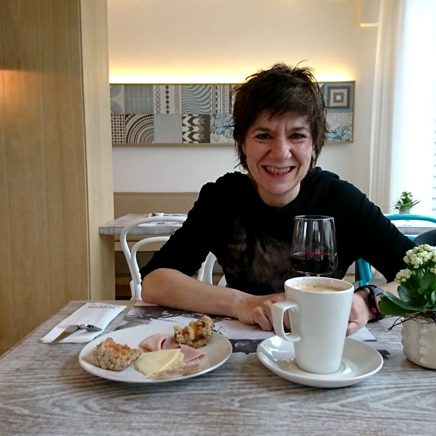 Moltes gràcies <a href="/emparmoliner/">Empar Moliner</a> per allotjar-te amb nosaltres #aRoses pel #vivid <a href="/EmpordaWine/">Ruta Vi DO Empordà</a> <a href="/DOEmporda/">DO Empordà</a>. Ha estat un plaer! 😗