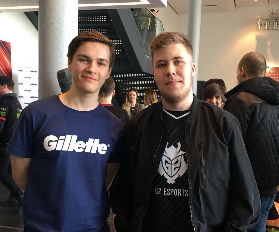 Just_Gerrit's tweet photo. Auch ein großes Danke an @LoLSola 
und @Burrito_of_Doom https://t.co/FJELJ7tq41