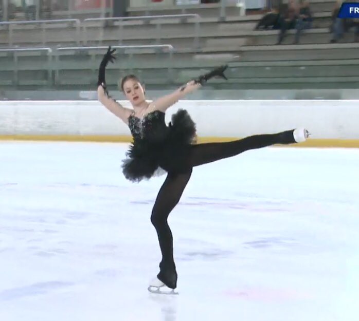 IceSkateIRL's tweet photo. Elizabeth Golding scored 42.11 points for her free skating at #EgnaSpringTrophy to give her a total of 69.08 points. https://t.co/BiCwAviQxj