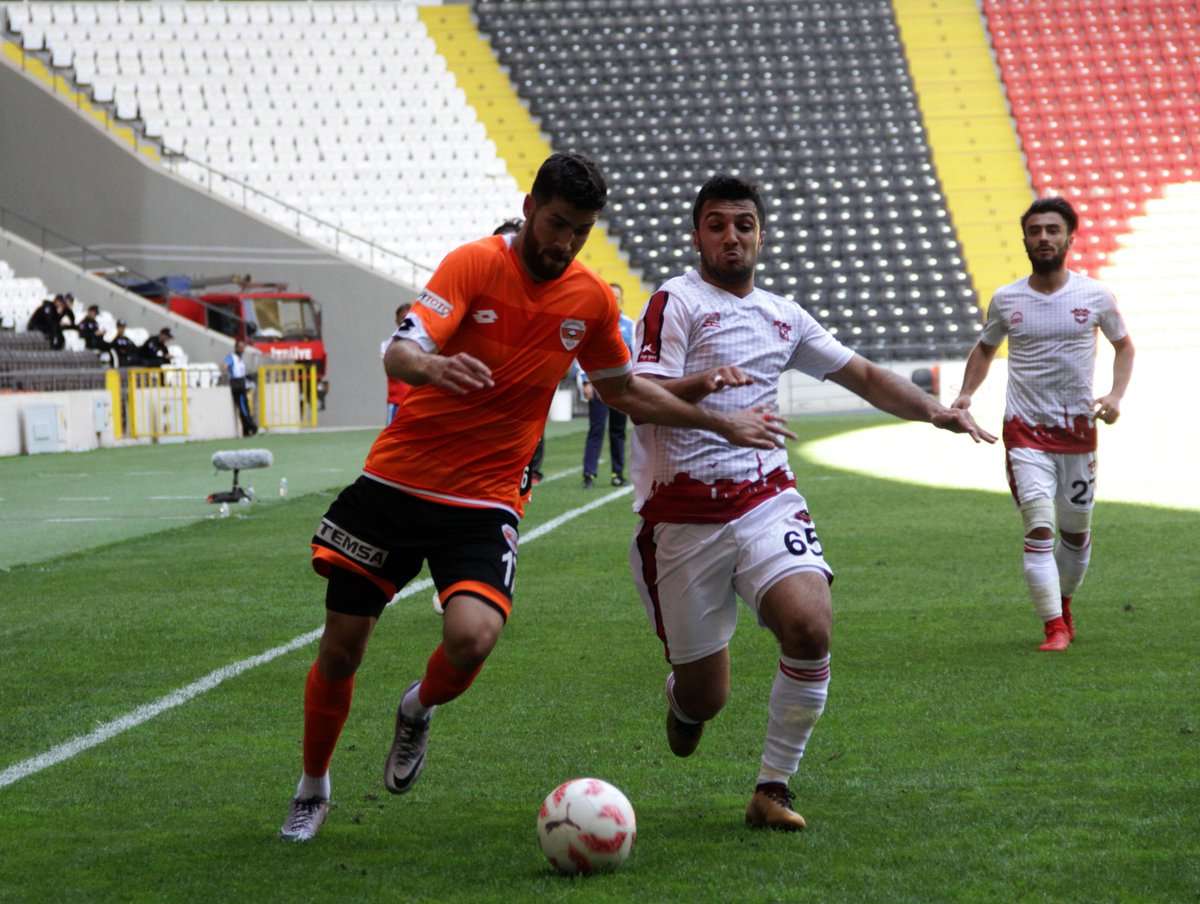 AdanasporResmi's tweet photo. 📸 | Mücadelenin ilk yarısından kareler! #GSvAS #Adanaspor https://t.co/GrYSCW4HAu