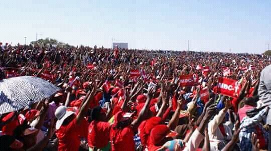 diana_harawa's tweet photo. "Ndiyani ane nharo, tisu #Machinja shumba ye ZANU,  nhas tasangana" singing hangu #GenerationalMandate @MDCAllianceZW https://t.co/efXdclEJjb