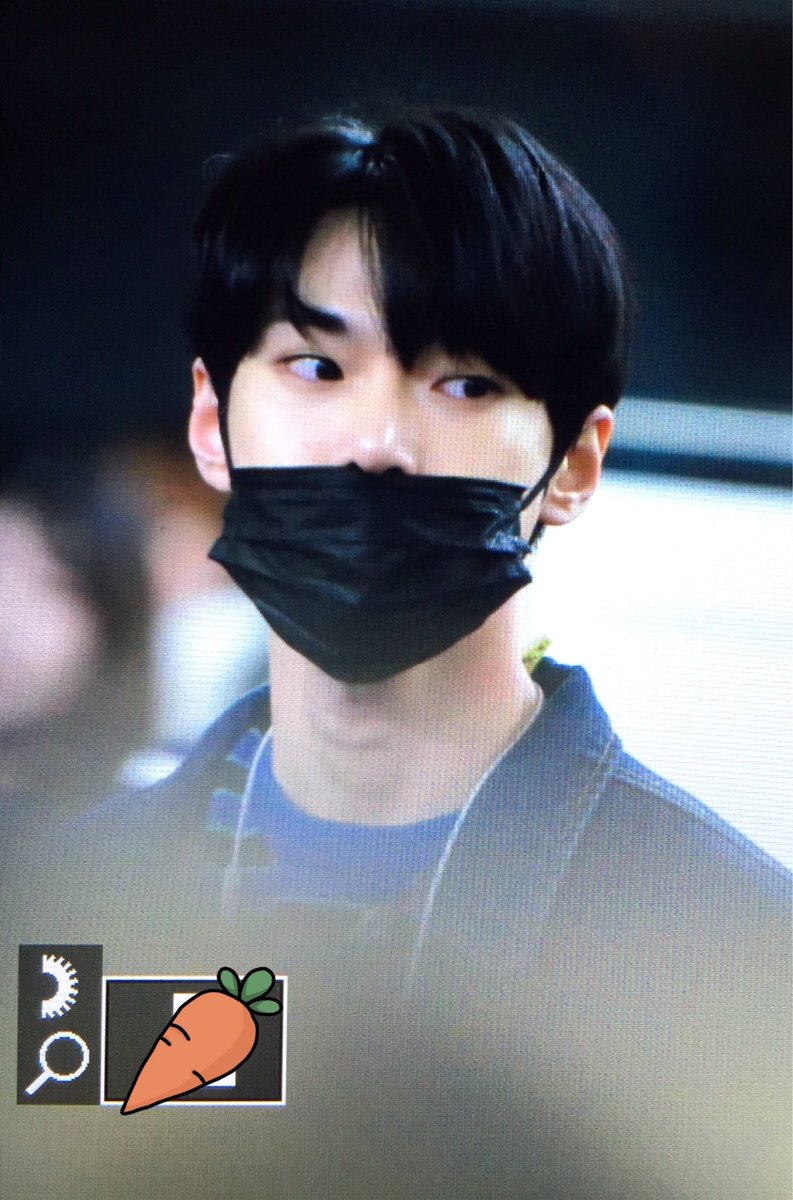 Carrot_DY's tweet photo. #NCT127 #도영 #DOYOUNG
180407 KIX 출발 https://t.co/7sS0jfpBoR