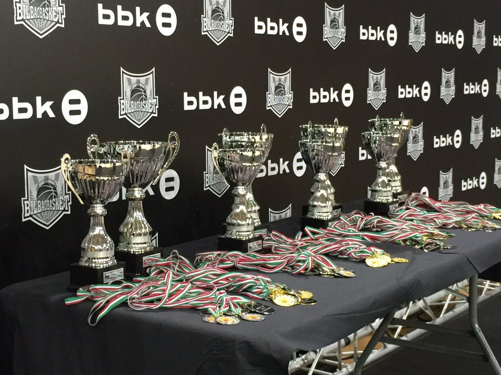 _BBKup's tweet photo. Los trofeos esperan en la zona lúdica de la #bbkup18, entre otras cosas 🏄 https://t.co/pUMzH5zqd9