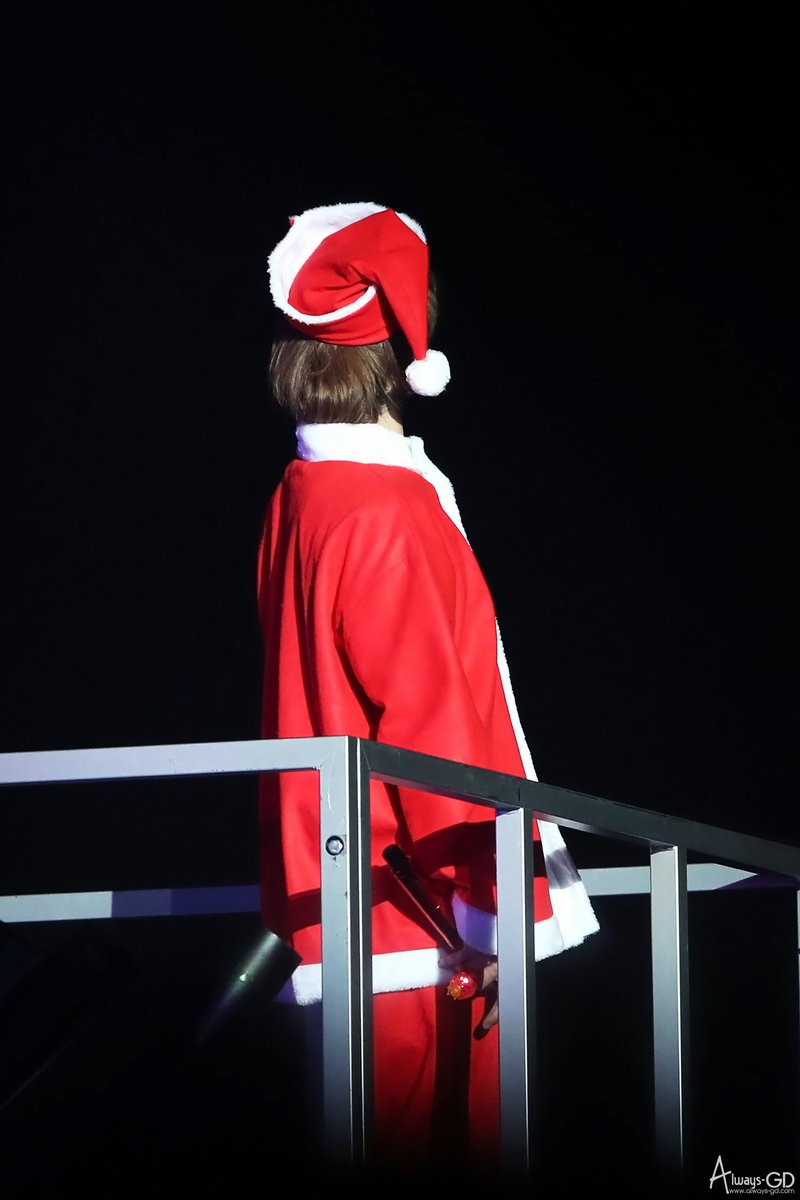 always_gd's tweet photo. 2018.04.06

🎅🏻💕

#AlwaysGD 💐 https://t.co/UhFZl4amaU