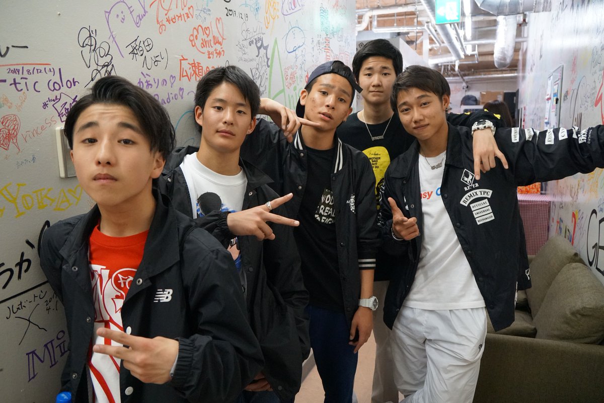 Danstreet203's tweet photo. 踊Menクルーの5人がアキバの聖地AKIBAカルチャーズ劇場でのイベント出演を終えました。メジャーへ向けて突っ走ります!ユーチューバー活動も応援してね!
#odomen #オドメン #スケチャ #akibaカルチャーズ劇場 https://t.co/JTPPGnmWoQ
https://t.co/ctlxA4QemV https://t.co/3Hz0nlTyMQ
