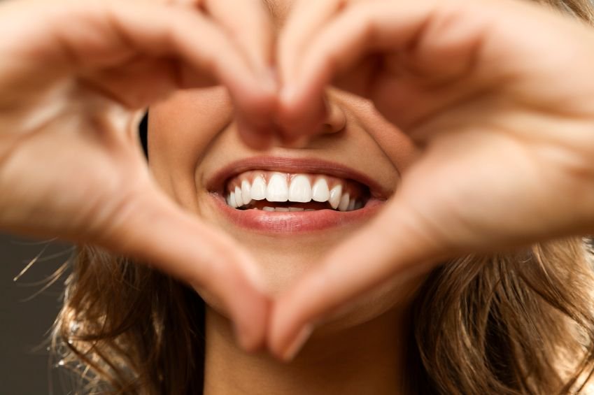 TTWCCork's tweet photo. Are your #lifestylechoices staining your teeth? Can't live without your daily coffee? Excited for your weekly curry? Unwind with a glass of wine? We understand there are some things in life you don't want to live without and we agree! #onevisit #onehour #visibleresults https://t.co/YpSReulNJB