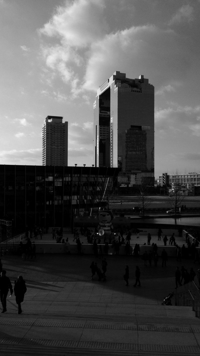 Hobby_Touya's tweet photo. #iPhonephotography #iPhonecamera #iPhonewallpaper #edit #freesoftware #monochrome #monochromephotography #blackandwhitephoto #landscapephotography #landscapelovers #landscapedesign #architecture #architecturephotography #Japan #Osaka #Umeda #UmedaSkyBuilding #2016year #Winter https://t.co/TH1AYfGcJL