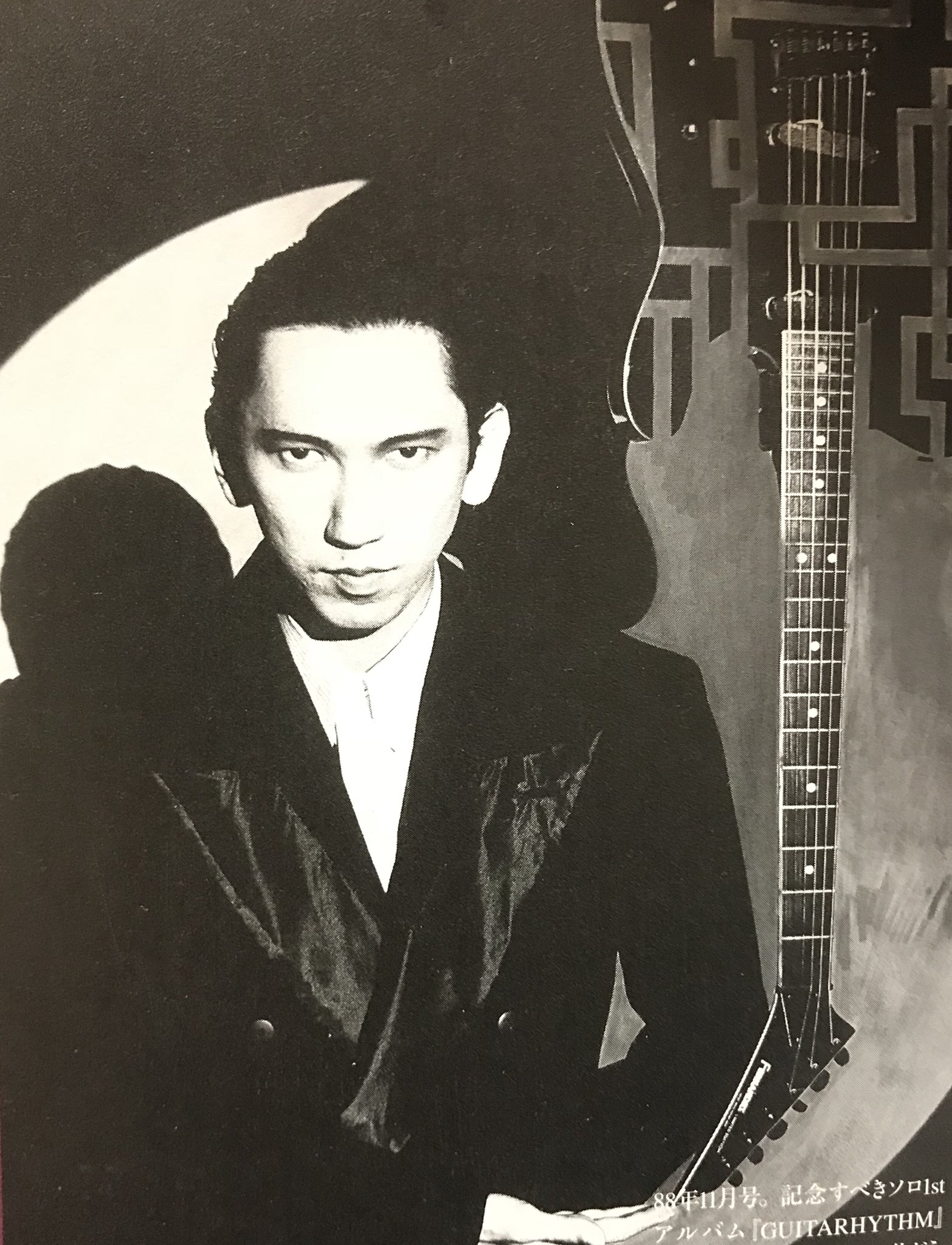 Hiroshi Mabe カッコいいギターの持ち方 布袋寅泰 布袋モデル Guitarhythm G柄 T Co Pskms6d5u2 Twitter