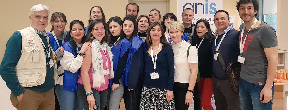 El #mccupf presente en #ANIS18 <a href="/EmmaMirabent/">Emma Mirabent Roig</a> <a href="/bblascop/">Beatriz Blasco</a> (aunque no salga en la foto) y servidor <a href="/CarlosSierr2912/">Carlos Sierra</a> Toda una experiencia! <a href="/ccupf/">CCS-UPF</a> <a href="/bsm_upf/">UPF-BSM</a> <a href="/anisalud/">ANIS</a>