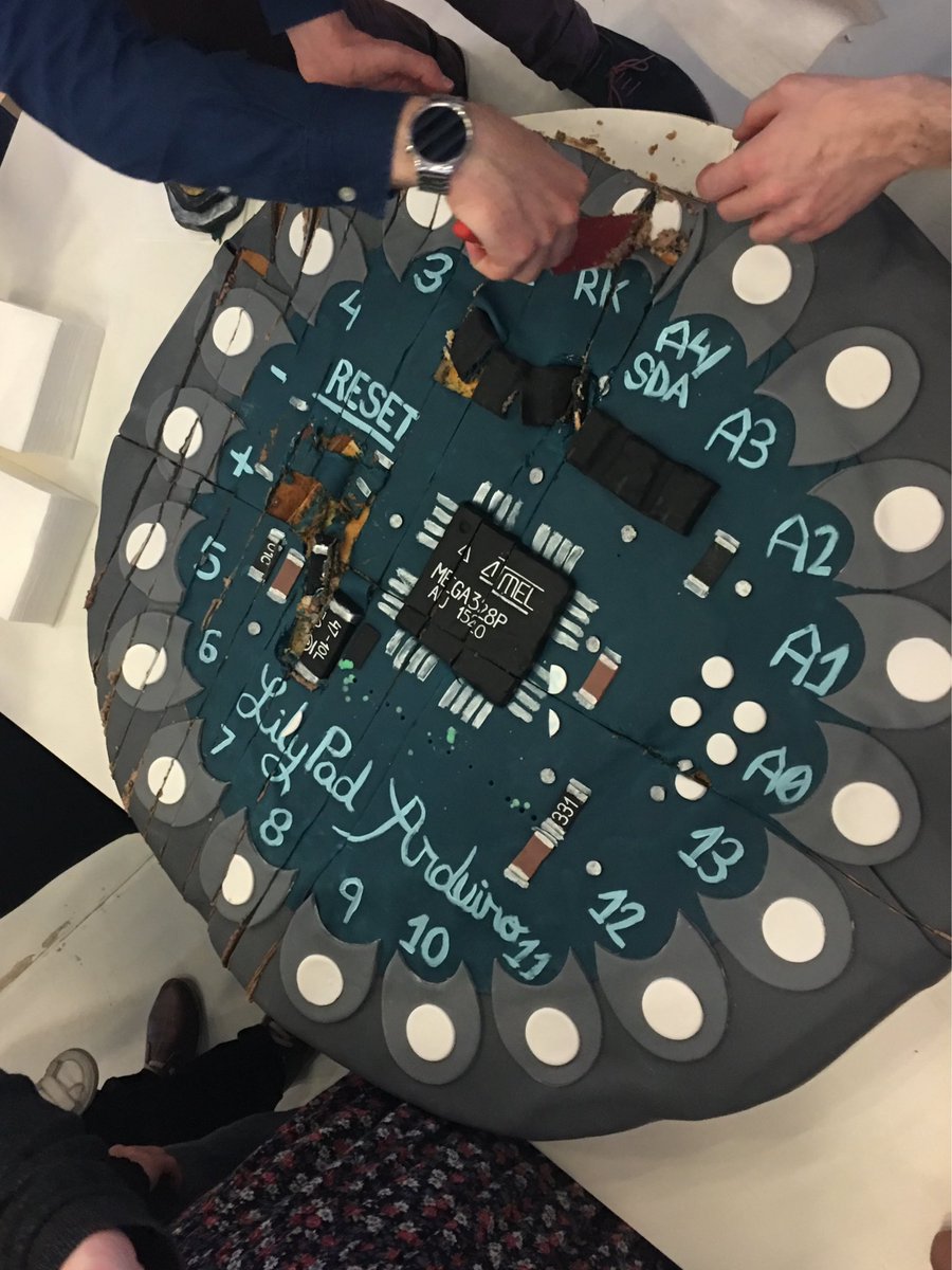 enaldag's tweet image. Aniversario en el #arduinodayzgz