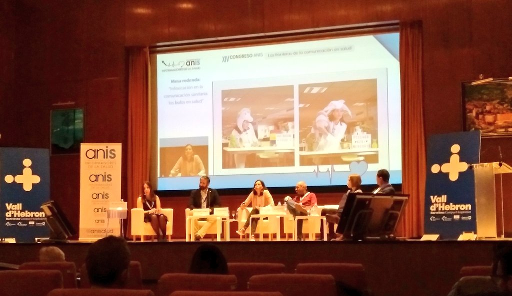 "Mitos y bulos tienen un código que impresiona y llama a la gente. Desde el mundo sanitario tenemos que utilizar el mismo código para convertirnos en la fuente de información principal" <a href="/boticariagarcia/">Marián García</a>
Infoxicación y cómo desmontar bulos en salud #ANIS18