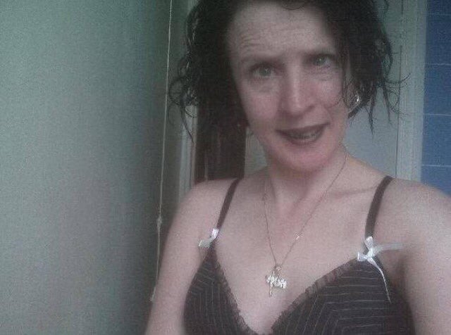 IAmKellyBarrett's tweet photo. If you                     then you
don't love              don't deserve
me at my               me at my https://t.co/1axZ0yTGgy