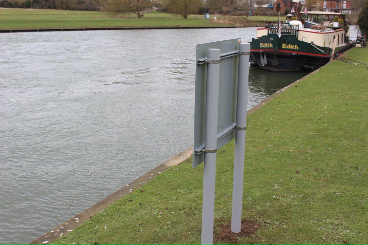 KestrelGraphics's tweet photo. One of ten signs for Vale of White Horse Council. River Thames mooring signs https://t.co/DR7Vq9p7N0