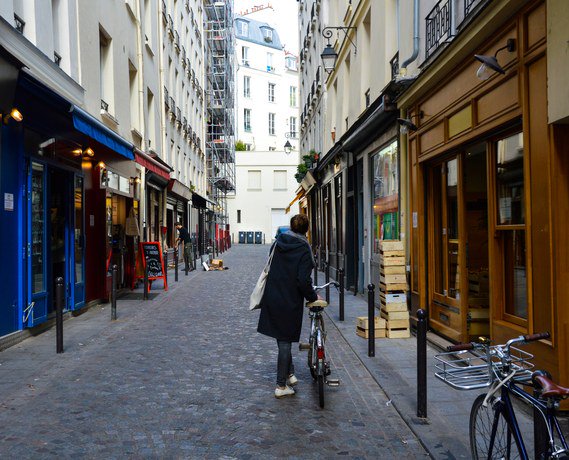 CNTraveler's tweet photo. The best food tours in Paris (because let's face it, traveling is all about the food) https://t.co/ZYmcfqXjnL https://t.co/NJWqoIQkfn