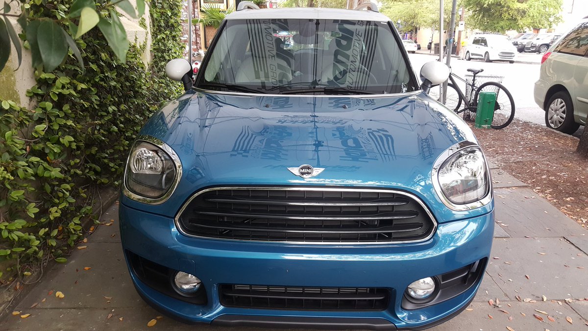 CHScuisine's tweet photo. Are you ready to #RunTheAlley?? MINI of Charleston is ready to see you at the Post-Race Block Party on Hutson Alley from 9am to 1pm! #miniofcharleston #minicountryman #minicooper https://t.co/hI1dvDlDkM