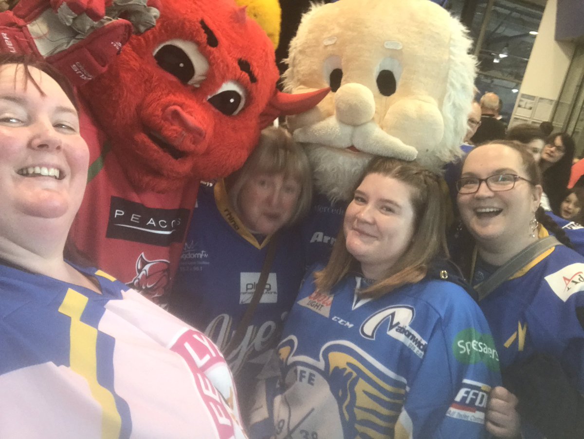 We are ready mascots ready <a href="/FifeFlyers/">Fife Flyers 🏒🏴󠁧󠁢󠁳󠁣󠁴󠁿</a> v <a href="/cardiffdevils/">Cardiff Devils</a>  #PeskyFlyers #COYF @FlyersDJs