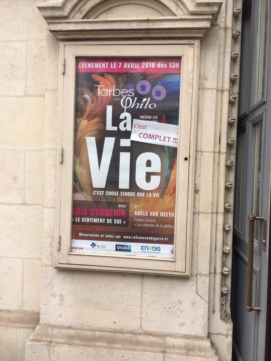 PsyUrg's tweet photo. #TarbesEnPhilo C'est parti! @aureliendevill7 @Faurebertrand #CestComplet https://t.co/vLNdDJlOcy