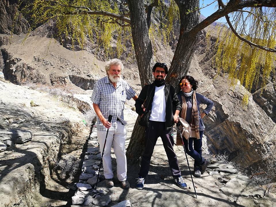 HunzavalleyPk's tweet photo. 74 years old young scotish man and a brave Korean lady- Hiking to Ulter Meadow #HunzaValley with Essakhan Hunzai
PC # Essakhan (Our Team Member & Mountain Guide)
#Travel #Trekking #Hiking #Climbing #Mountains #GilgitBaltistan #karakorumRange #Himalayas #HinduKush
#adventure https://t.co/msj5JrtW4H