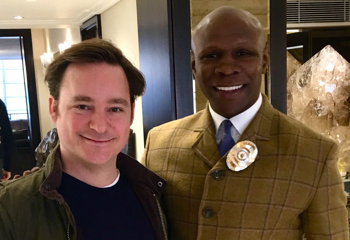 riddellrich's tweet photo. We all need to know how you learn best, no matter in what stage of life you are - even if you are the worlds best boxer, Chris Eubank. 🥊⭐️
Met @ChrisEubank yesterday and adviced him on how to improve his memory.
#learntolearn #riddellacademy https://t.co/Zq8HRCHpvx