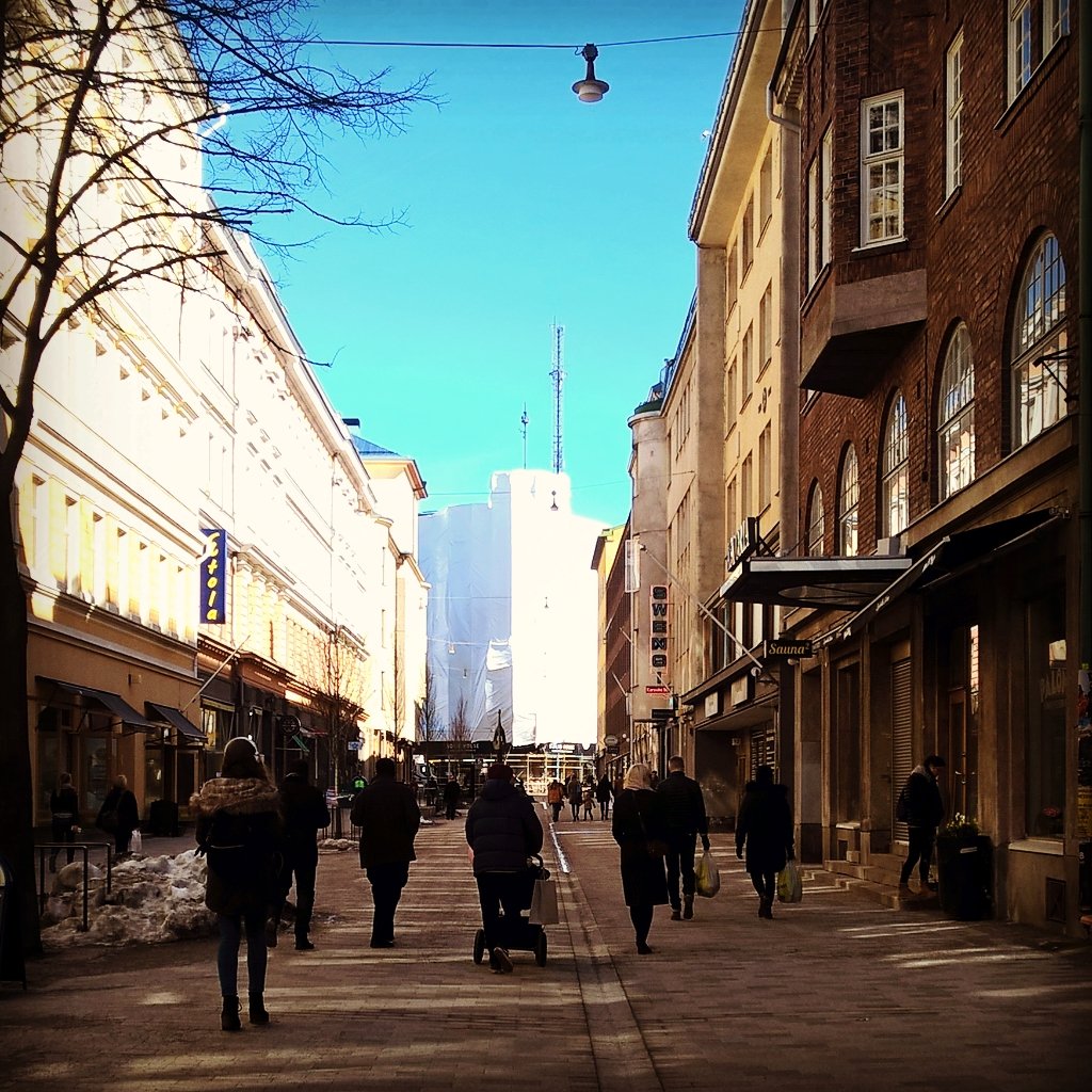 AnniSinnemaki's tweet photo. Iso Roobertinkatu lauantaina.
#Roba #Isoroba #Helsinki https://t.co/4cYQdgbY9Q