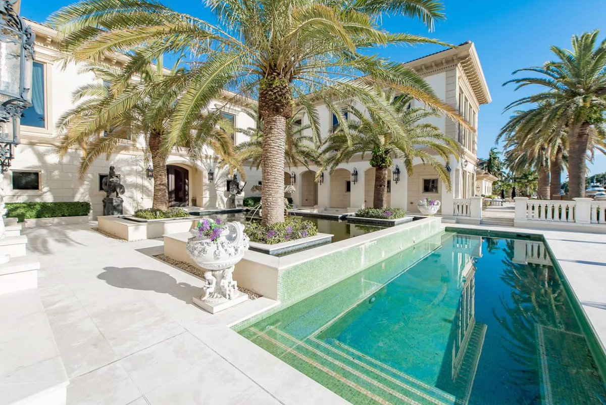 DeCaroAuctions's tweet photo. Meet us today and check out one of the top waterfront estates in #FortLauderdale. #AbsoluteAuction will be live, on-site, April 14th. Open House Previews 1-4 pm today and tomorrow. https://t.co/V1HkfXTXC3 https://t.co/3USCxmbd0v