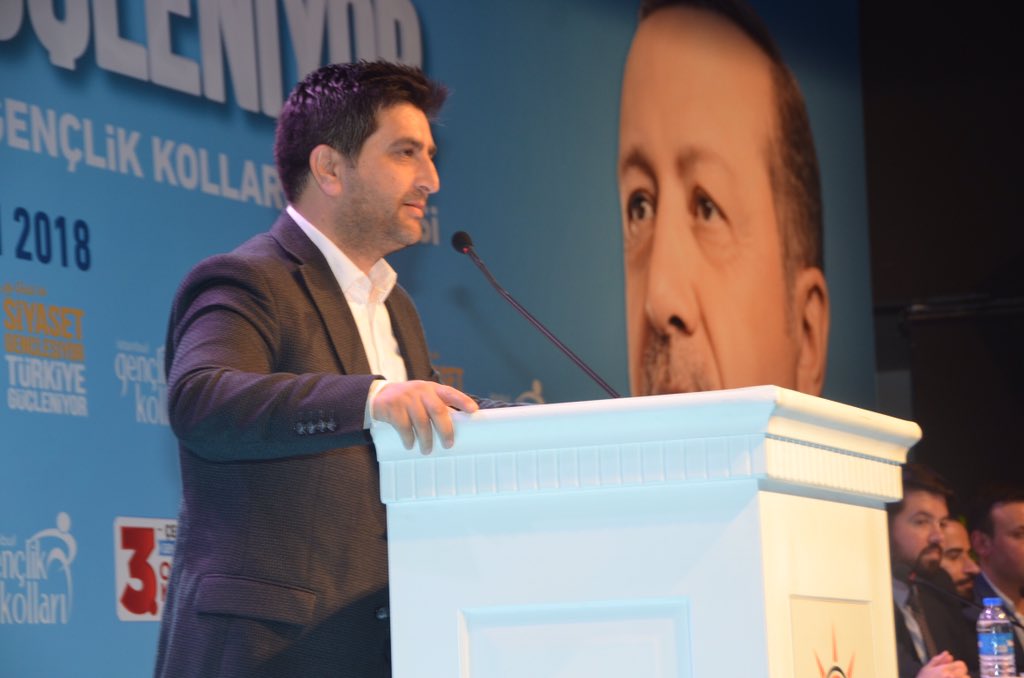 akgnccekmekoy's tweet photo. 3. Olağan İlçe Gençlik Kolları Kongremizde İlçe Başkanımız Sn. @salihkirici selamlama konuşmasını gerçekleştiriyor. @ridvan_bural https://t.co/QTtk3sNO78