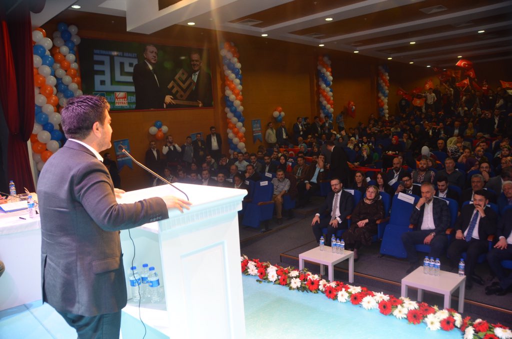 akgnccekmekoy's tweet photo. 3. Olağan İlçe Gençlik Kolları Kongremizde İlçe Başkanımız Sn. @salihkirici selamlama konuşmasını gerçekleştiriyor. @ridvan_bural https://t.co/QTtk3sNO78