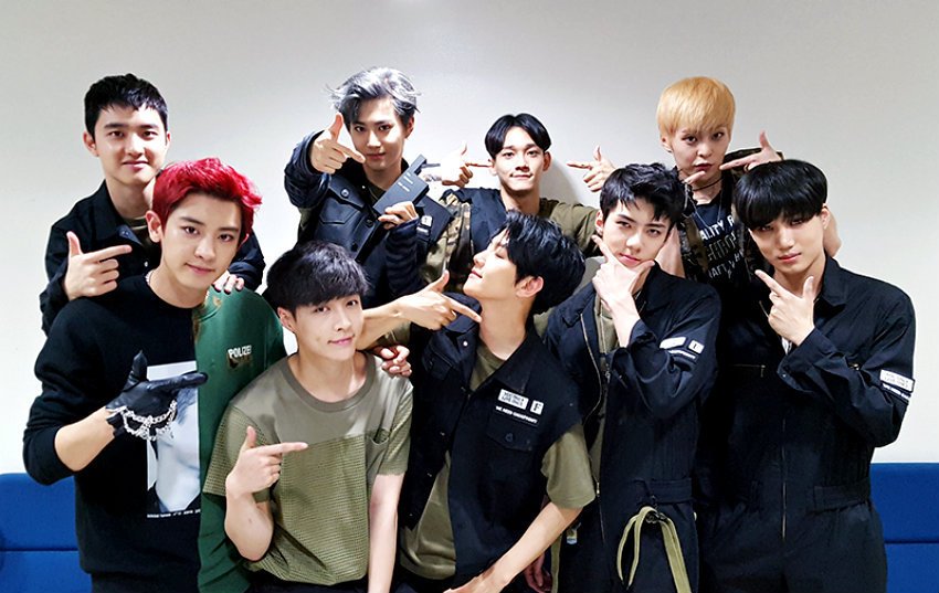 exoniorklm's tweet photo. "The best thing that has happened to EXO-Ls is having EXO and the happiest thing that has happened to us is knowing EXO"

#6YearsWithEXO @weareoneEXO https://t.co/I22tGHXFQs