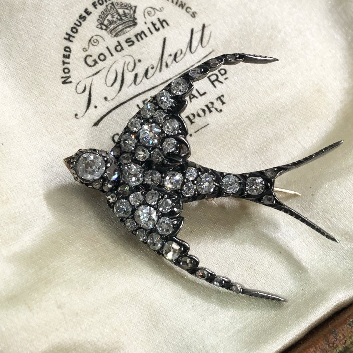 Fly on over to @Antiques4Every1 at the NEC we are here today and tomorrow stand F32 Section 1 #Antiques4Every1 #antiquejewelry #victorianjewelry