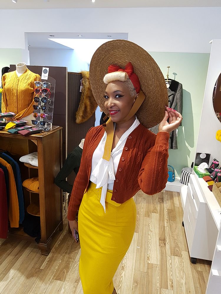 AtelierMilliner's tweet photo. Thinking about our summer looks, love this with @sandydollstyling and @RevivalRetro #shopsaturday #pinup #boaterhat #strawhat #picturehat #prairiegirl #LHW18 #summerstyle https://t.co/zTZ6rkhptj