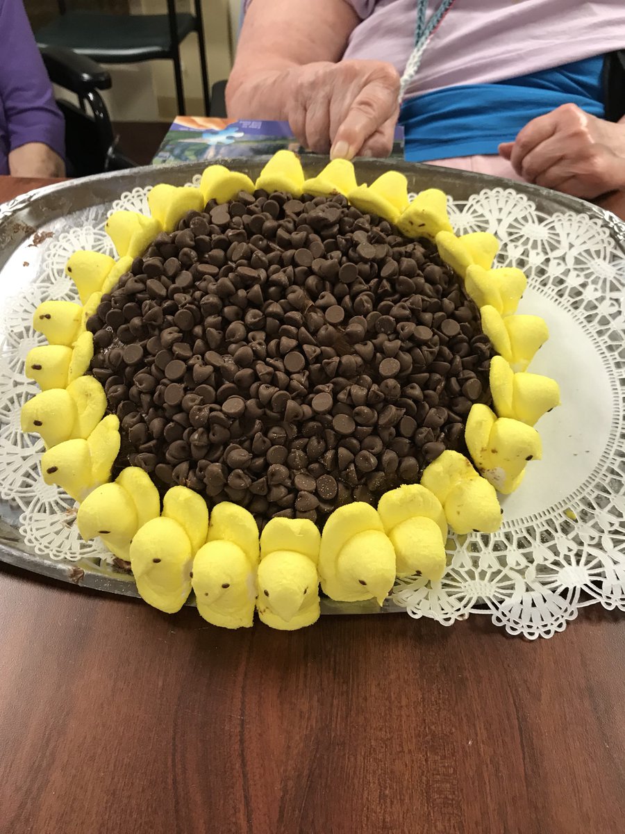 SpringhurstHC's tweet photo. Check out our "Peeps" sunflower cake! https://t.co/ukQT2XwIFE