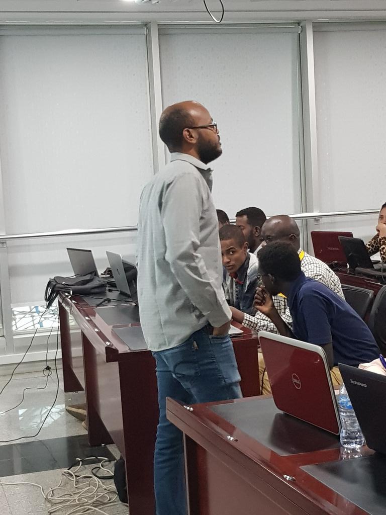 SudanNOG's tweet image. #Unix_Boot_Camp participants are exploring #Linux_command_line with Eng. Mohamed Yusuf.
#SDNOG #SdNOG_Workshops