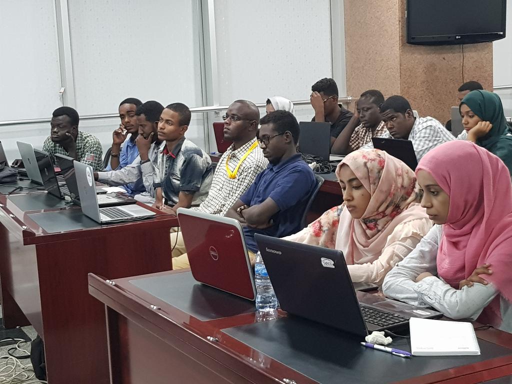 SudanNOG's tweet image. #Unix_Boot_Camp participants are exploring #Linux_command_line with Eng. Mohamed Yusuf.
#SDNOG #SdNOG_Workshops