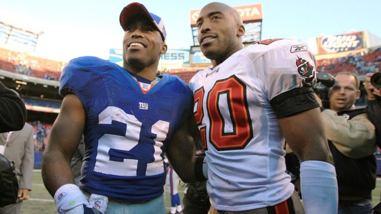 Happy birthday to the NFL s favorite twins Ronde and Tiki Barber! ( 