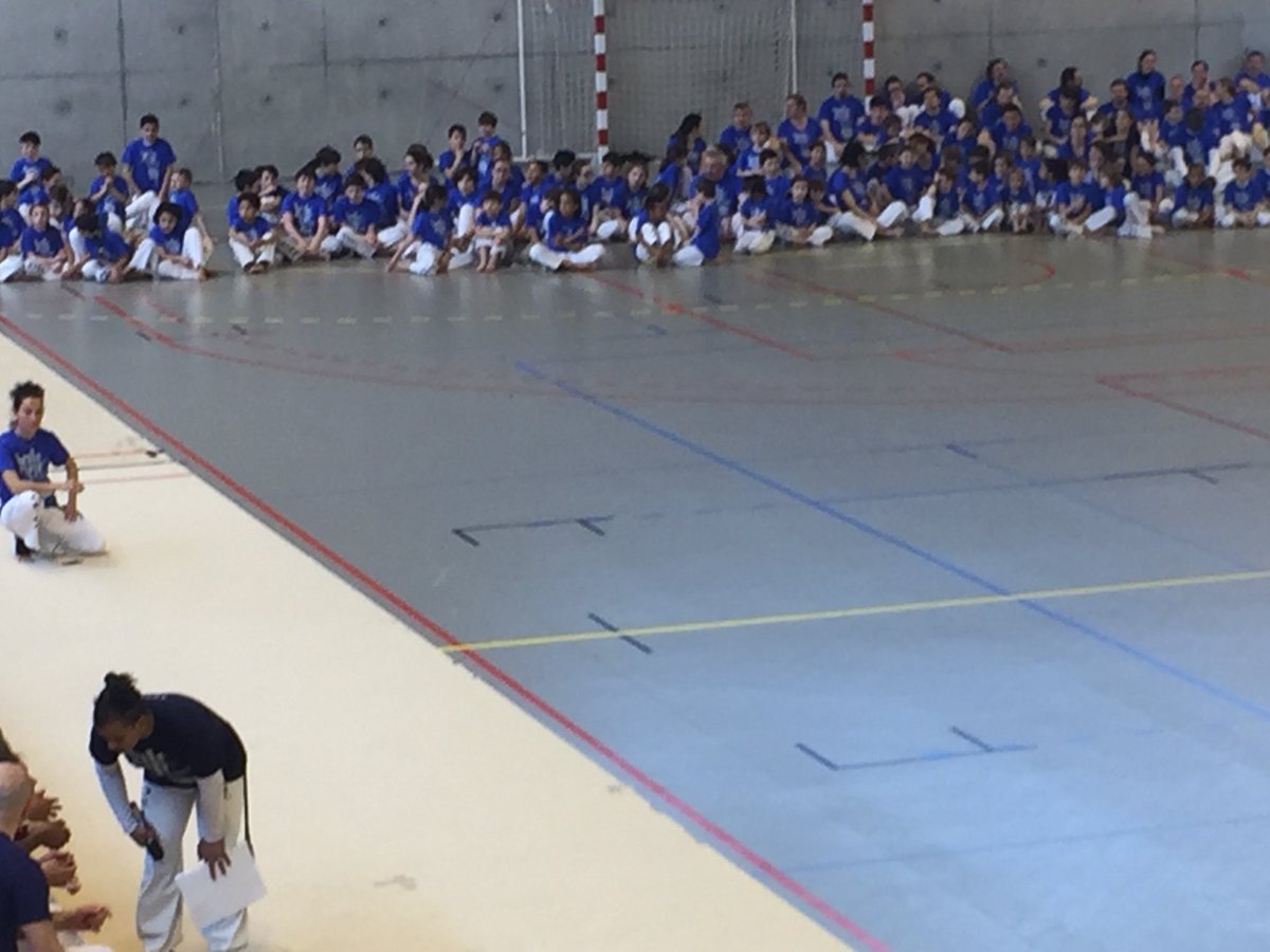 PatJean44's tweet photo. Festival samedi et dimanche de @CapoeiraSmg salle de la Martelliere organisé par #LaCambronnaise @stsebsurloire. Beaucoup de monde comme d’habitude pour admirer les démonstrations et passage des cordes https://t.co/L5kxuDVyzG