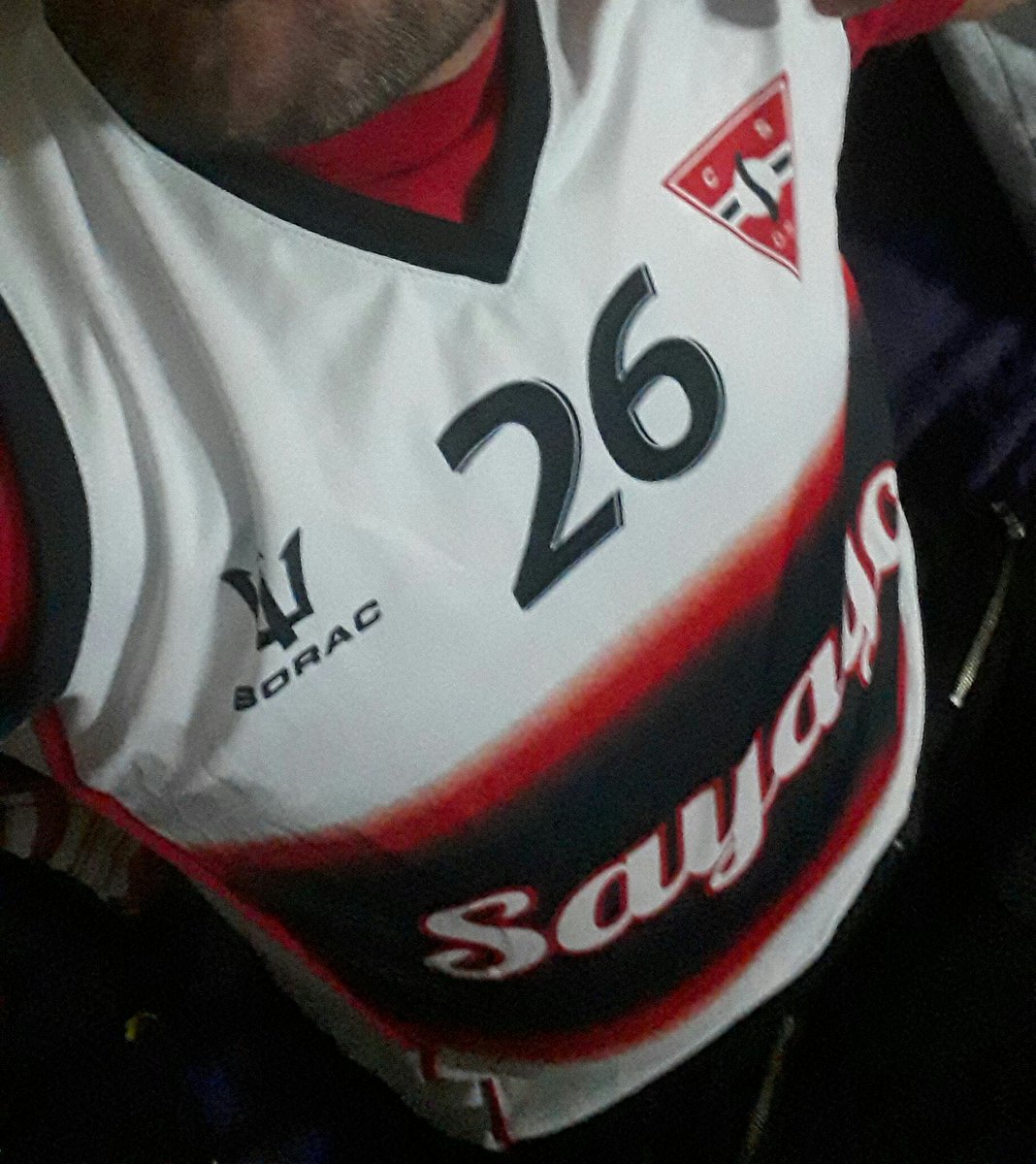 sayago1923's tweet photo. Buen sábado para todos los Sayaguenses por el 🌎😉👍
Blusa en homenaje a quién para 🔴RP fuera la figura de @Sayago_oficial en el
#Metro2017🏀 
Vaya para @martinperdomo7 nuestro cordial saludo.-
Próximamente por nuestro canal de YouTube la entrevista.-
En 🔴RP #LoSentimosComoVos https://t.co/YNL6nlTxrC