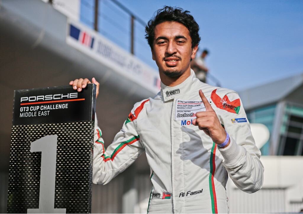المتسابق العُماني الفيصل الزبير يحصل علي  لقب تحدي بورش جي تي 3 الشرق الأوسط لسباقات السيارات والمقامة منافساتها بمملكة البحرين.