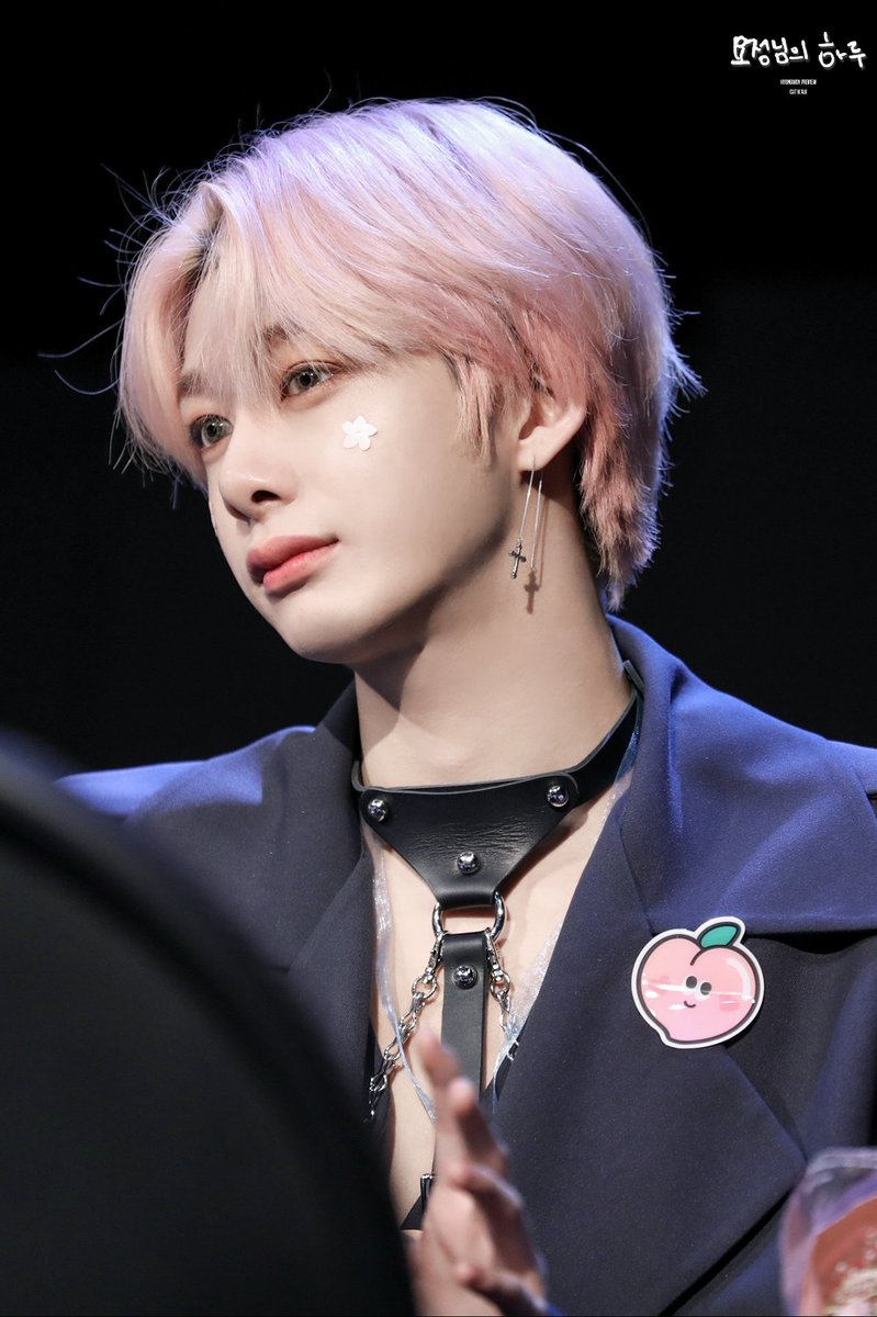 CatWalk_940115's tweet photo. 180407 광화문팬싸
#몬스타엑스 #형원 
#THE_CONNECT #DEJAVU 
#JEALOUSY @OfficialMonstaX https://t.co/HGwKQdvM3n