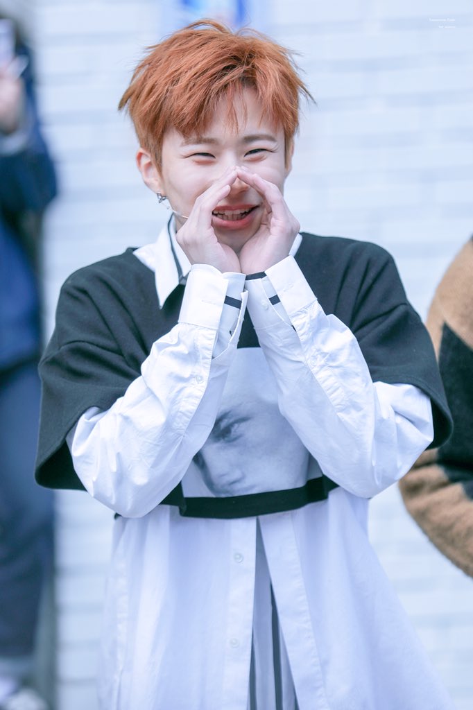 CodeTomorrow's tweet image. 180407 유앤비 마르코

#마르코 #Marco #유앤비 #UNB