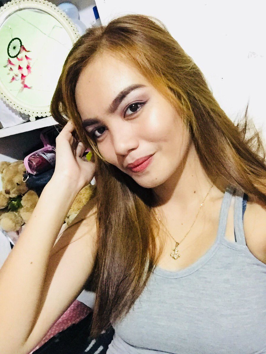 ReyJean13's tweet photo. And I’m ready for tonight’s gala. 😊 #MakeUpByMyself https://t.co/pUvHq9RqAb