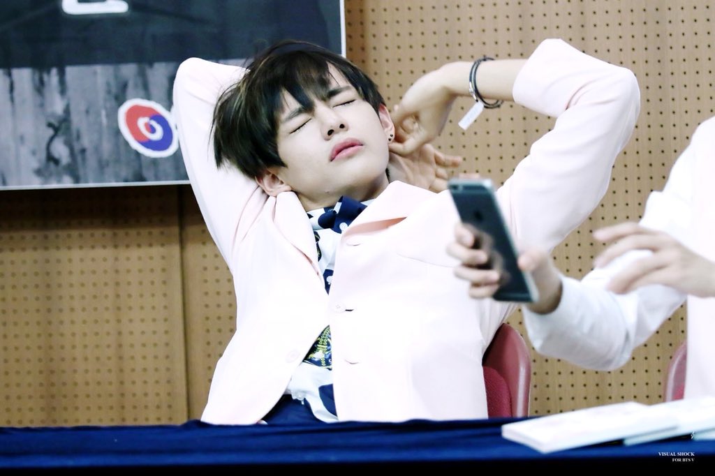 taehyung pics⚡️ tweet media